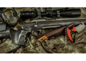 Jakie akcesoria myśliwskie warto zabrać na polowanie w terenach górskich?