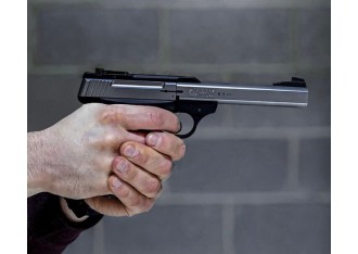 Transport broni na polowanie za granicę: procedury i dokumenty